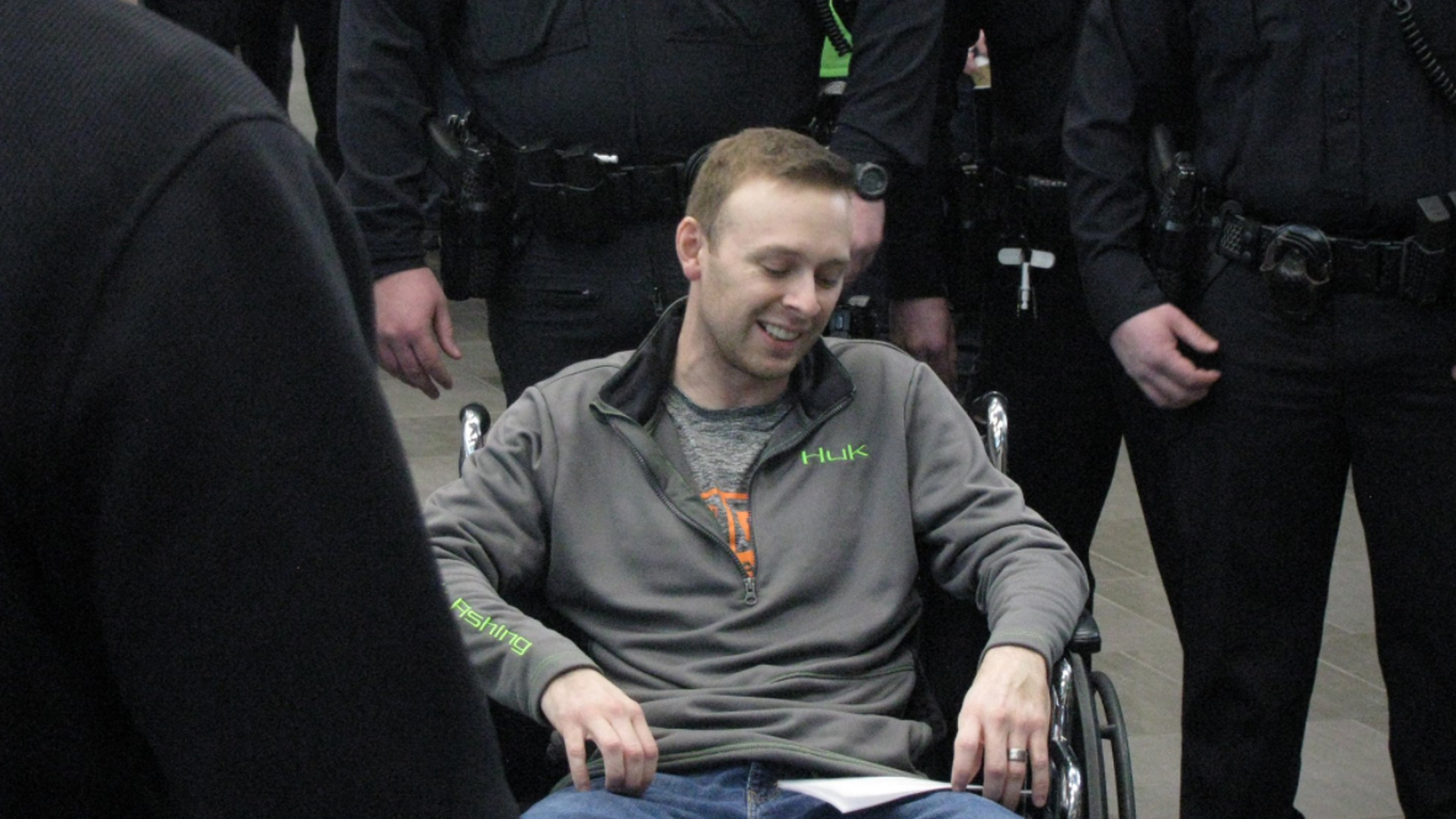 Coeur Dalene Police Officer Shot In Line Of Duty Heads Home Thanks Community 4091
